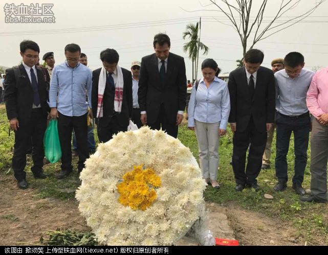 中国驻印度大使罗照辉祭扫二战中国远征军军人公墓
