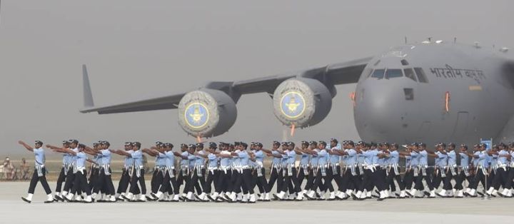 ▲资料图片：印度空军建军节阅兵式现场