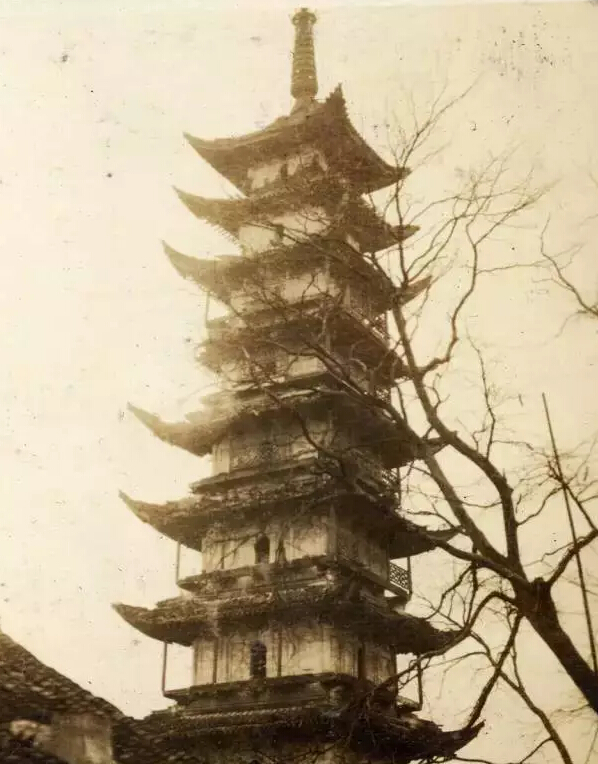 36、标明“松江城外耸见古塔”，应为方塔。