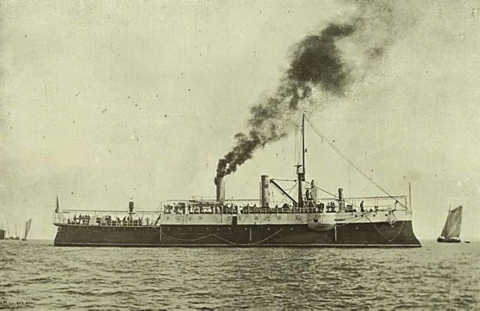 广东海军的“福游”号炮舰。这是葡萄牙海军Patria号炮舰时代的照片