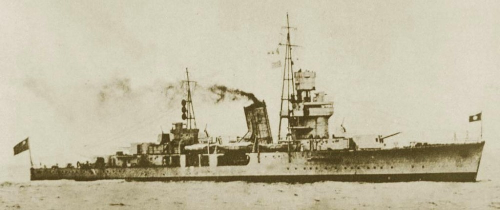 根据日本图纸，在江南船坞建造，然后驶回日本加装火炮的“平海”号轻巡洋舰。本舰与“宁海”最大的不同是本舰没有水上飞机库。