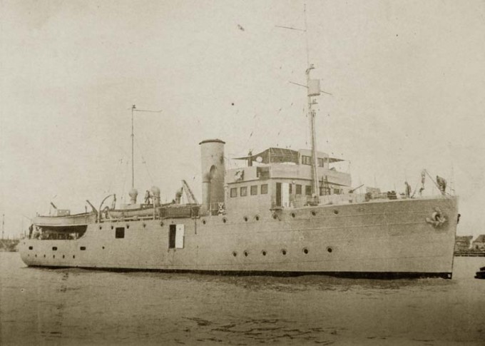 海关缉私舰“德星”号，由上海江南造船厂建造。