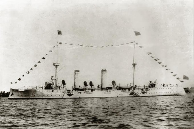 “海筹”号防护巡洋舰，抗战爆发后自沉在江阴阻塞航道。