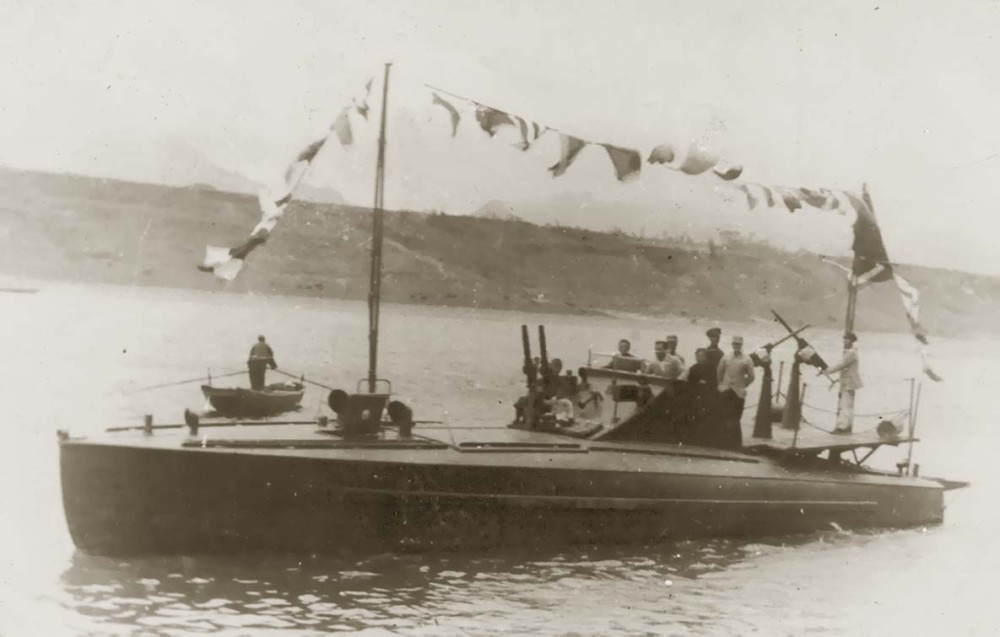 电雷学校英制鱼雷快艇，注意其机枪武装的布局方式