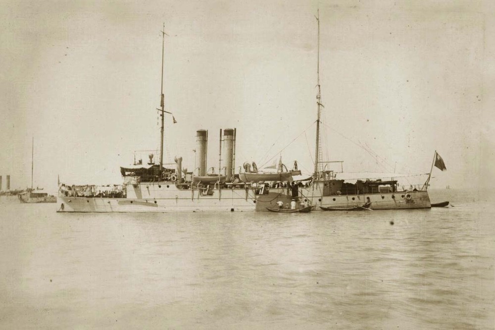 清末向日本订造的“江元”号浅水炮舰，同级舰有四艘，两艘在中央海军，两艘在东北海军，其中只有“江元”保留到战后