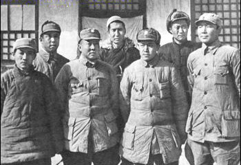 1939年，晋察冀二分区司令员郭天民（左三）、政委赵尔陆（右一）和分区高级干部
